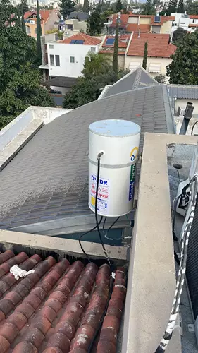 התקנת דוד על גג בית פרטי